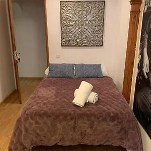 Erandi Ramblas Hostal Barcelona